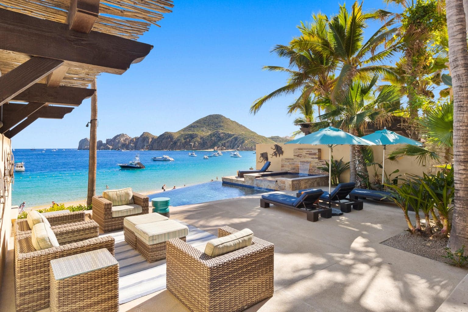 Beachfront Villa 5 — view 2