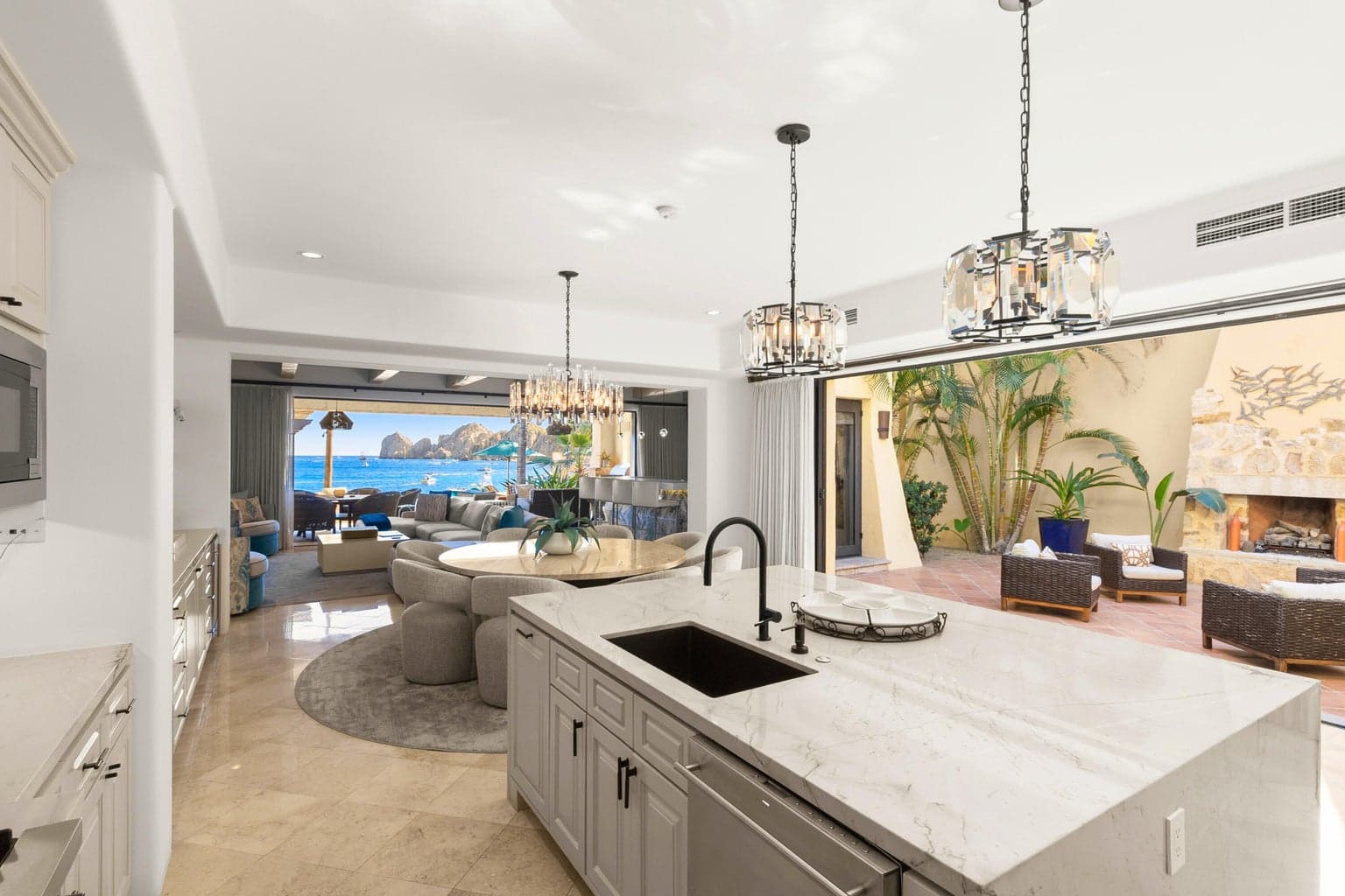 Beachfront Villa 5 — view 3