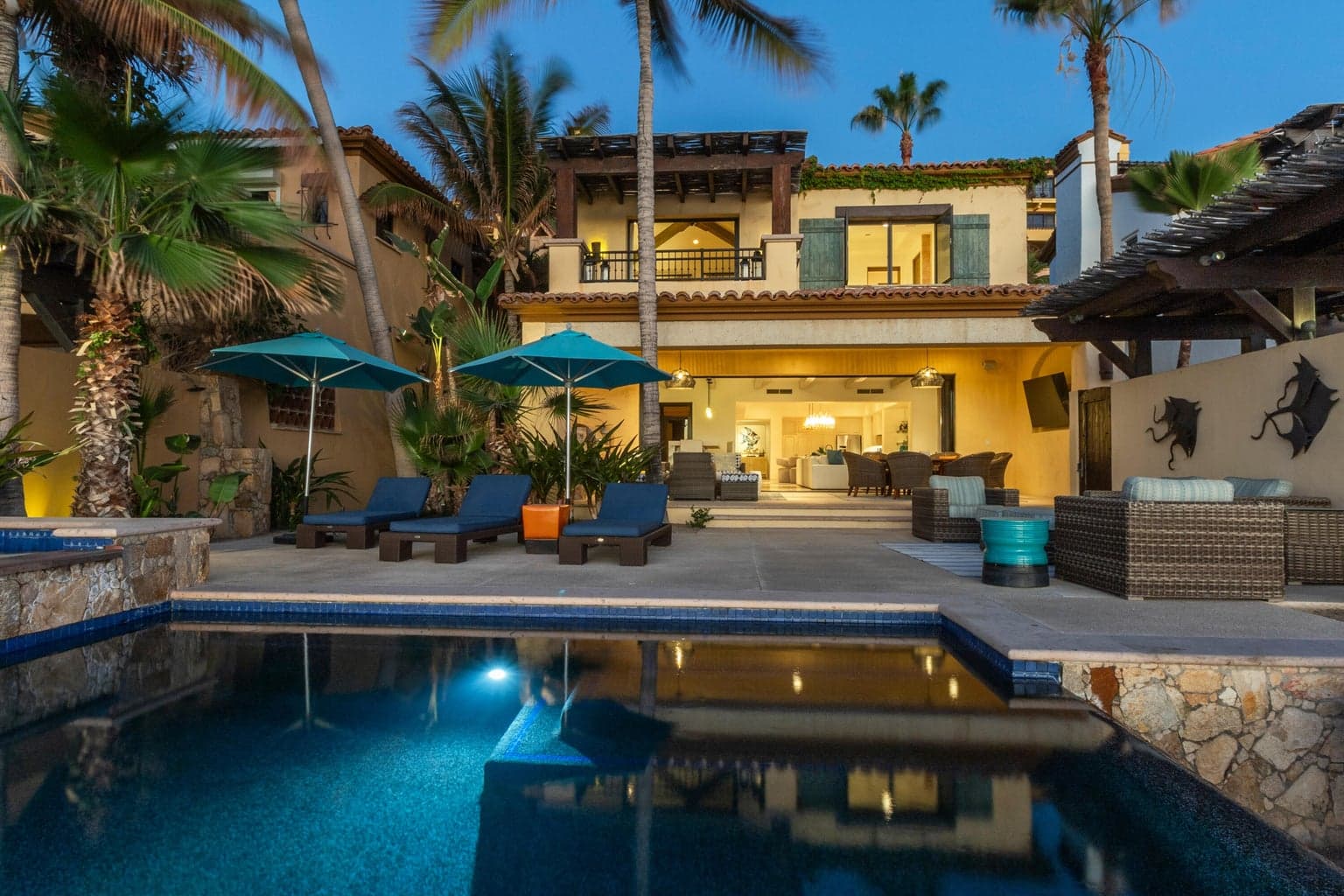 Beachfront Villa 5 — view 4