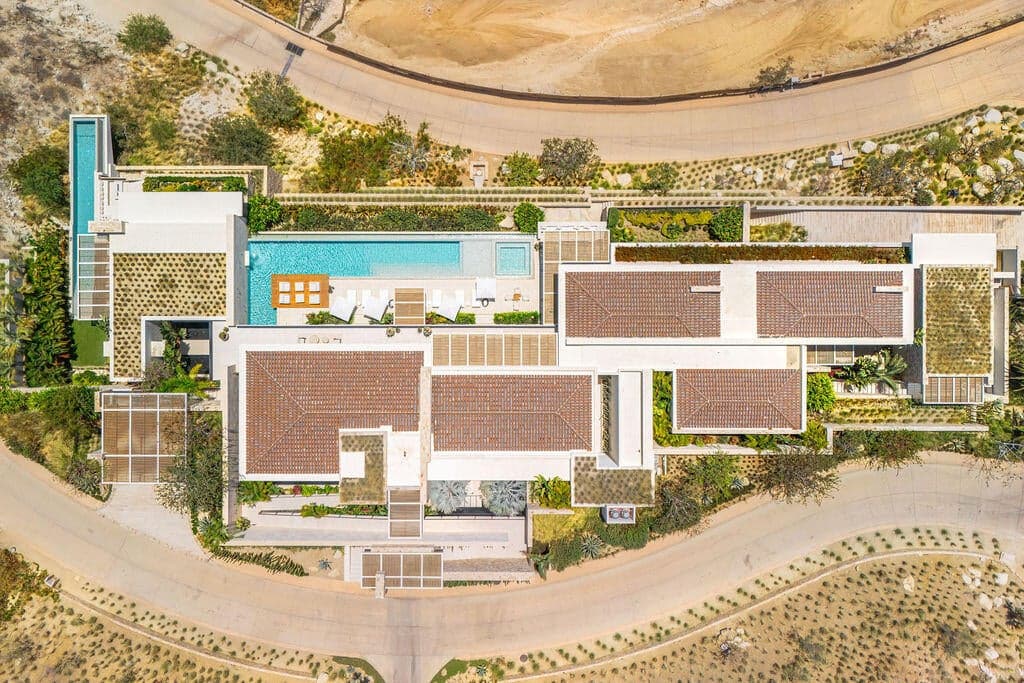The Nivel Estate — view 6