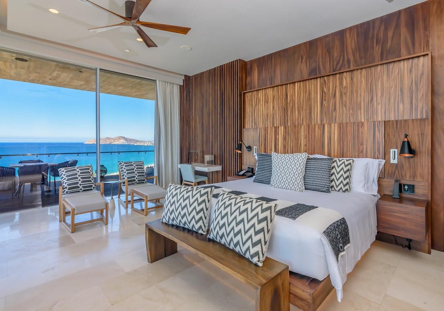 Solaz Penthouse 306 — view 2