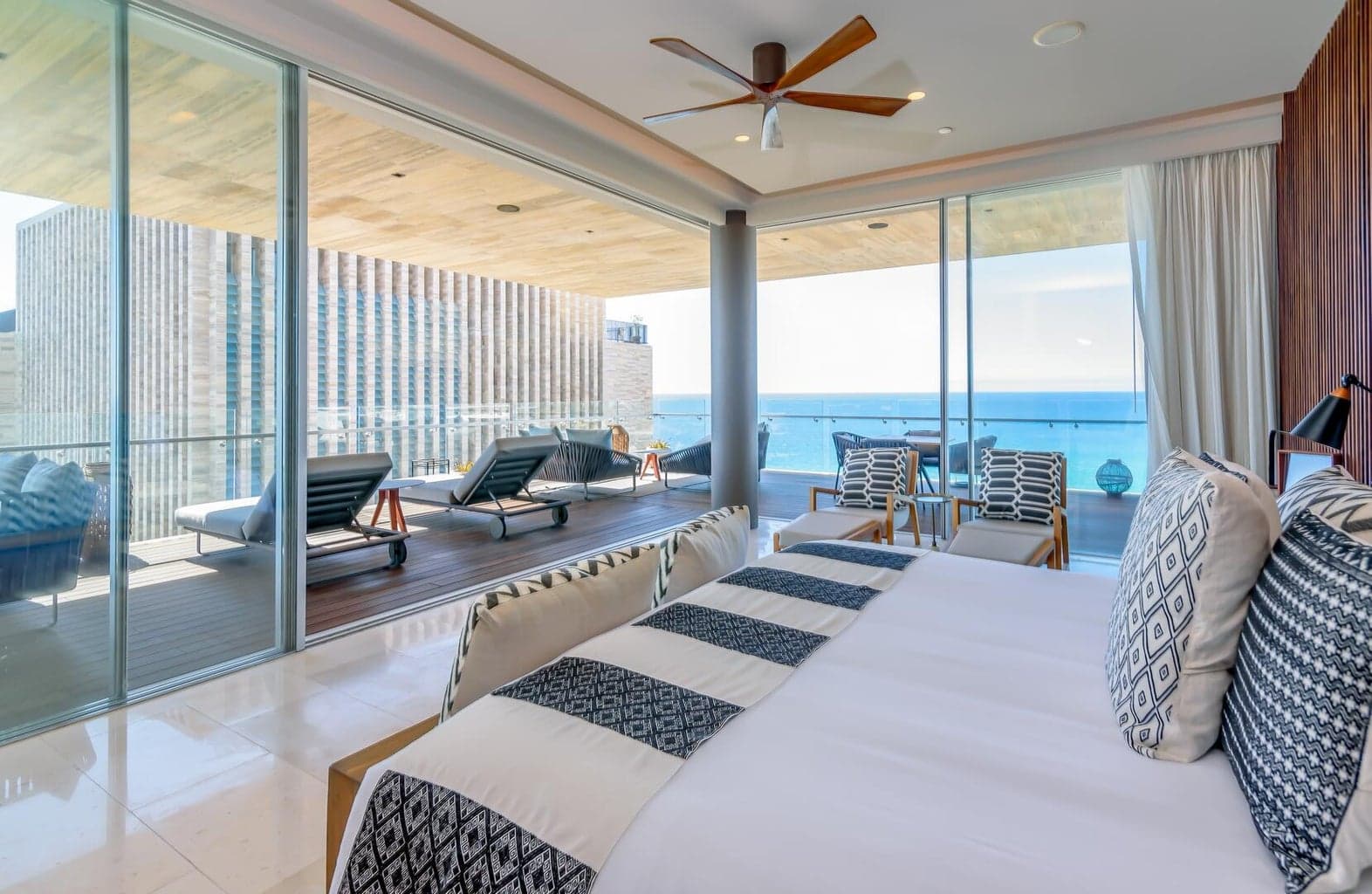 Solaz Penthouse 306 — view 3