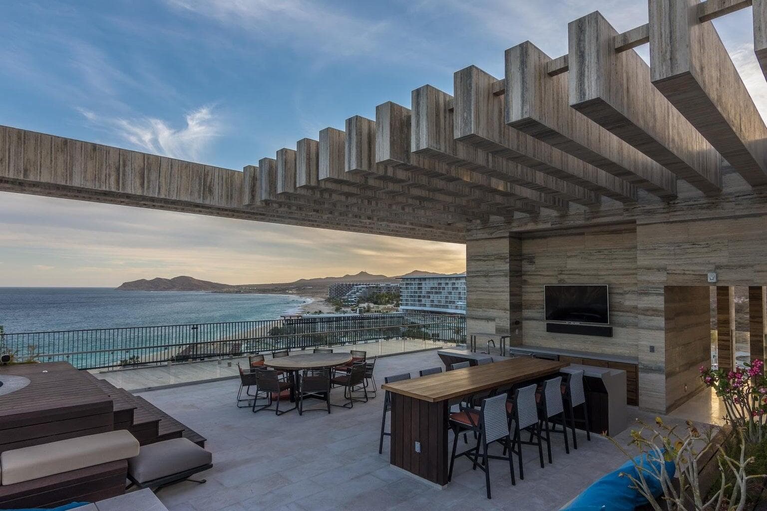 Solaz Penthouse 306 — view 6